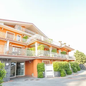 Etna Royal View מלון דירות